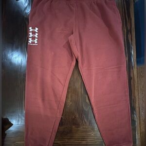 XXL UNDER ARMOUR SWEATS